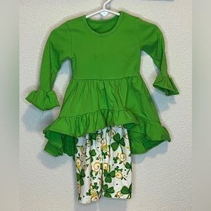 St. Patrick’s Day green clover 2 piece outfit size 2-XS 12 18 months